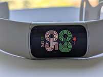 Brățară fitbess Fitbit Charge 6 porcelain band, impecabila, ca noua