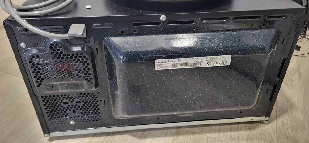 Cuptor cu microunde Samsung ms23k3513ak