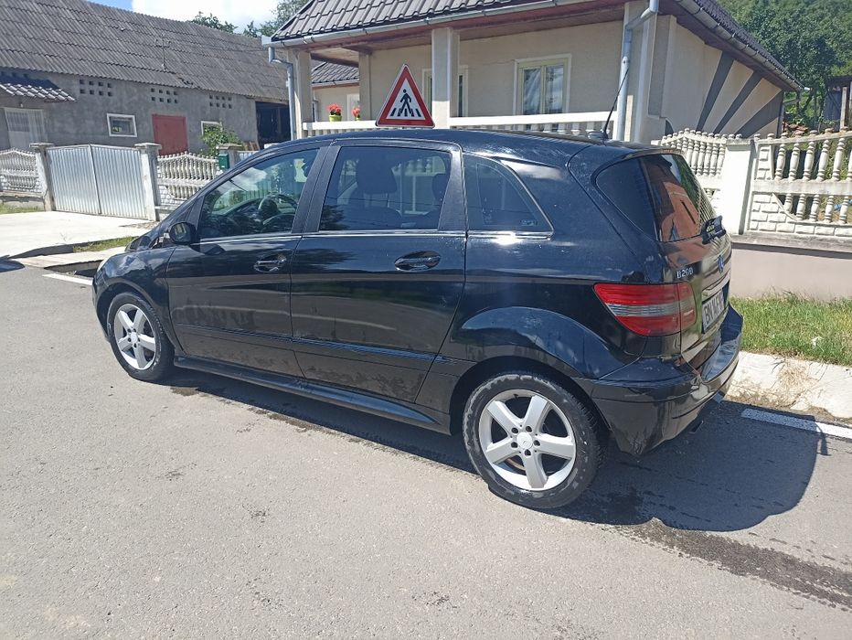 Mercedes Benz B200