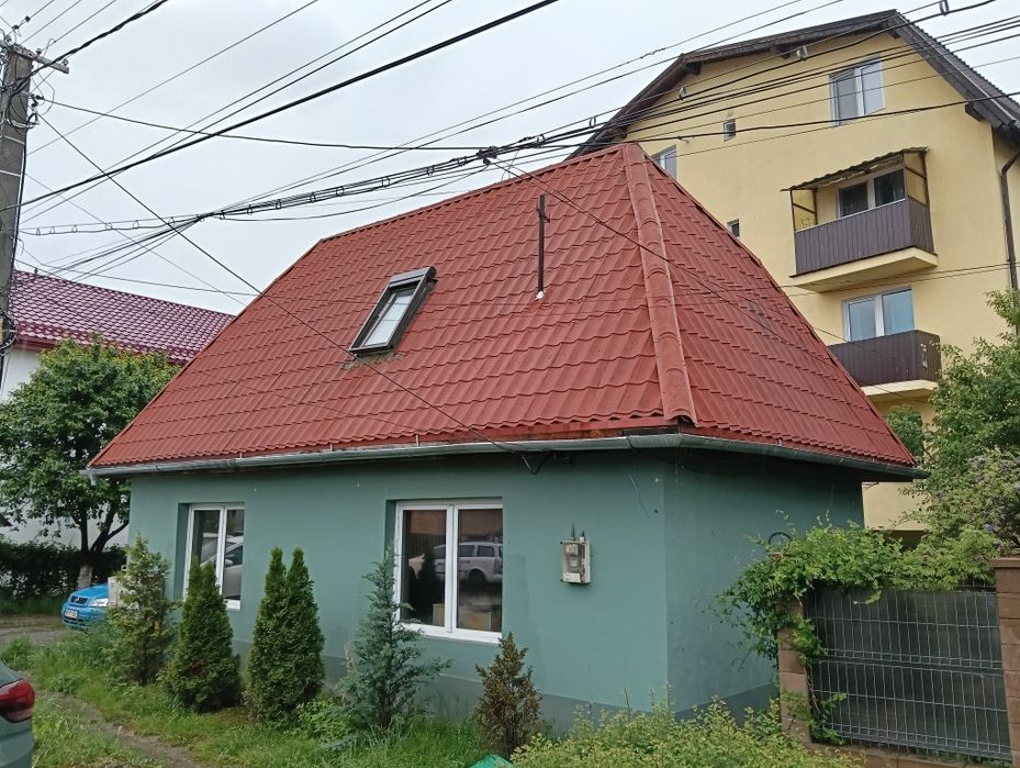 Vand sau inchiriez casa P+M 3 cam buc baie curte comuna ocupabil