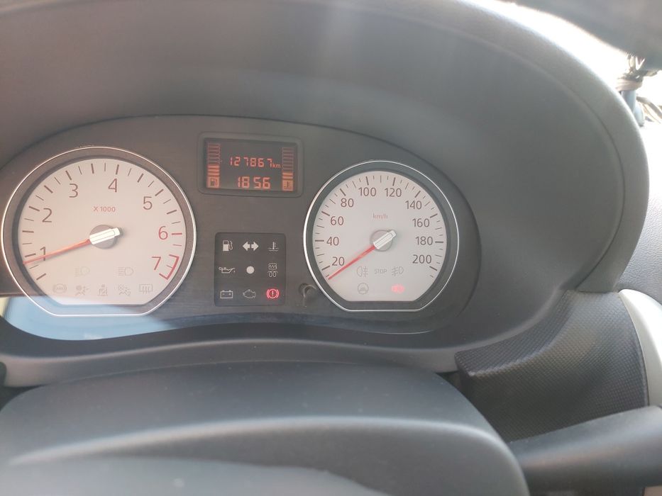 Dacia Logan black line