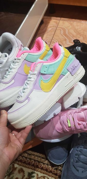 De vânzare încălțăminte sport sh