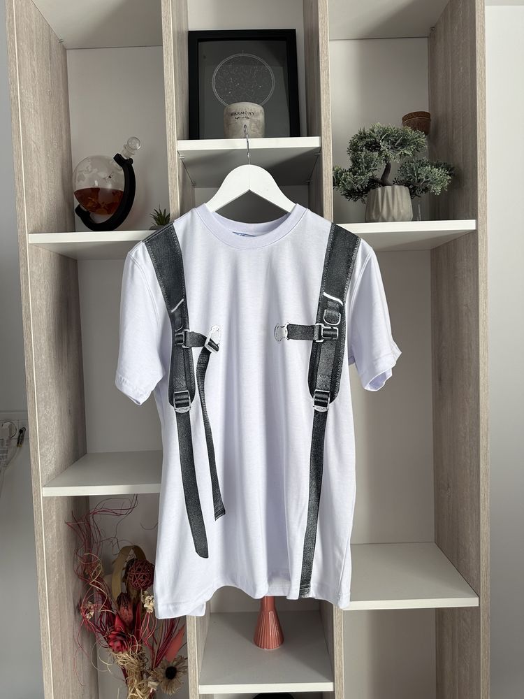 Tricou Off White ,Colecția noua.