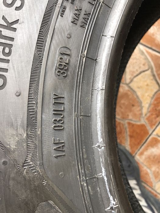 215 70 16 Uniroyal de iarna NOI