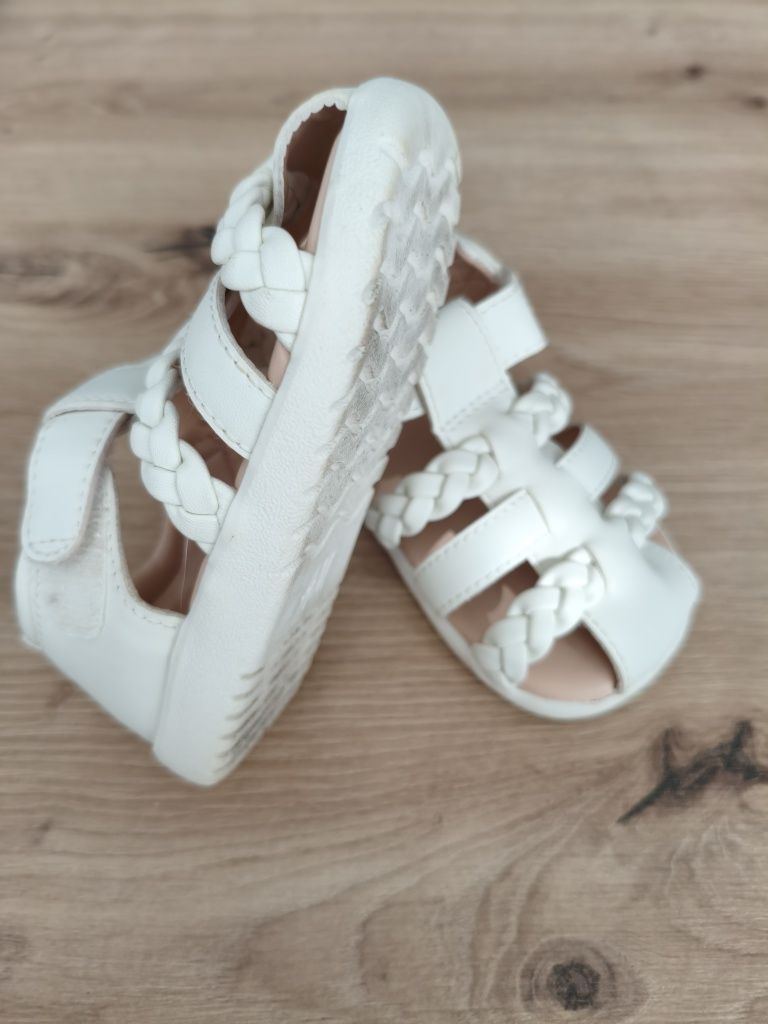 Бебешки сандали H&M