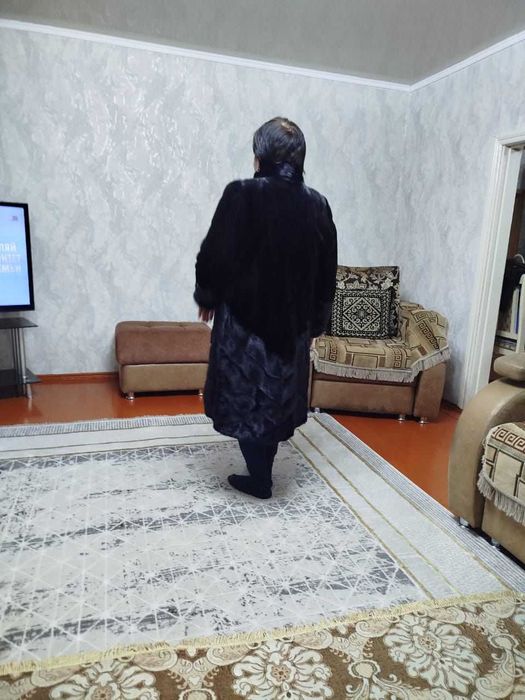 Продам Норковую шубу. Цвет чёрный бриллиант.