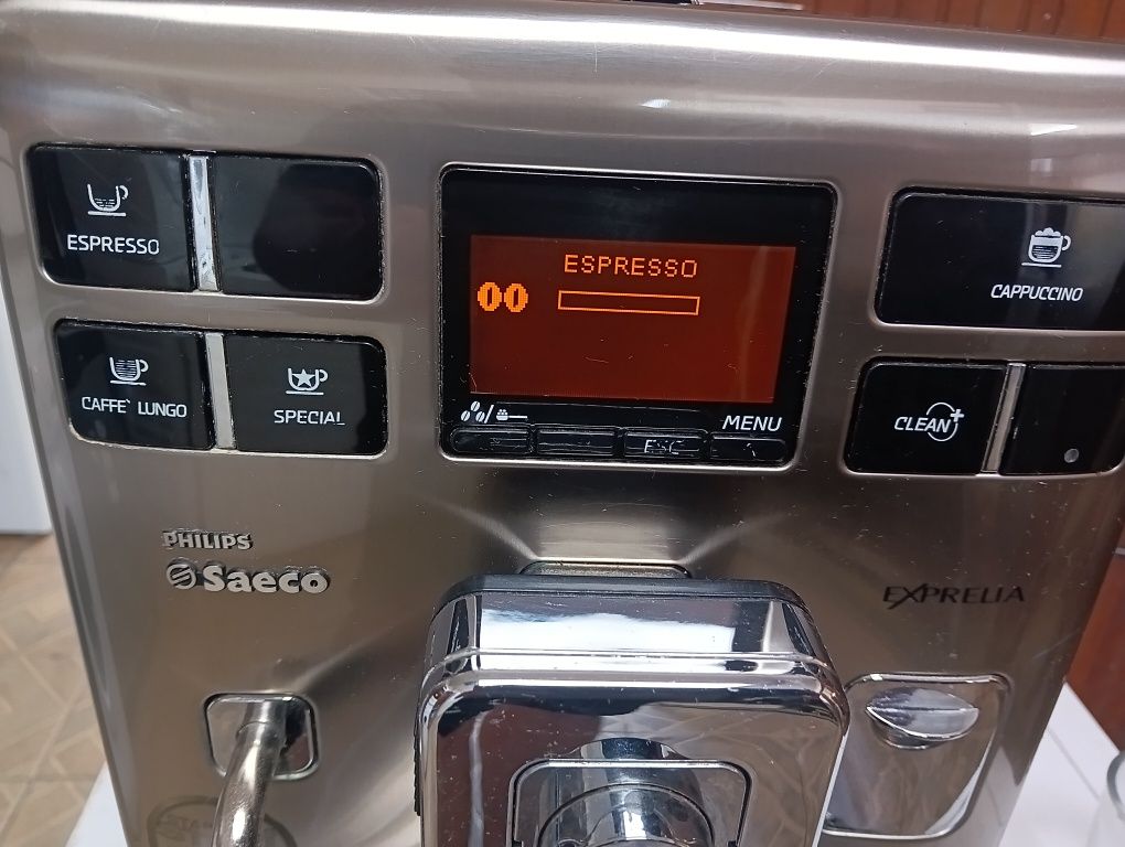 Кафе автомат Saeco Expelia Made in Italy  с Гаранция!