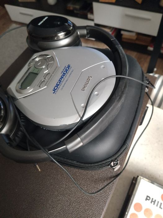 Miniduvid Philips cu set căști și Cablurii