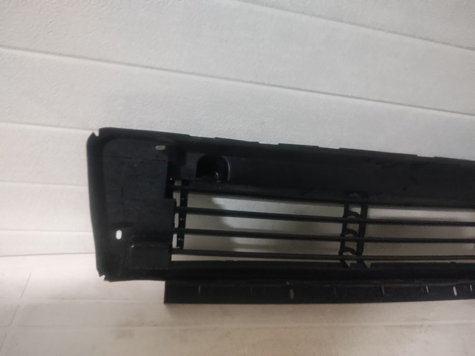 Volet, grila activa Dacia Duster 1.5 cu adblue cod 214F69647R