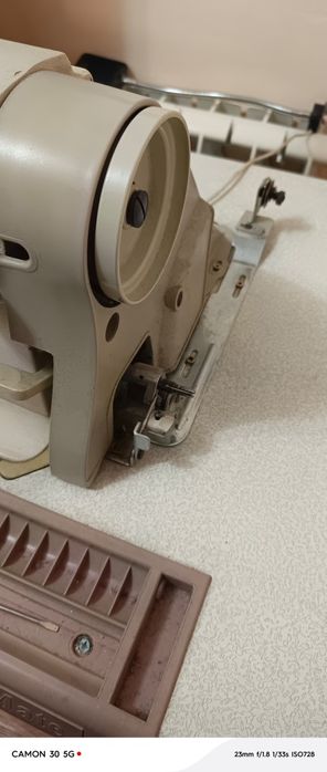 Продаю промышленную швейную машину FEIAO FA 8500.