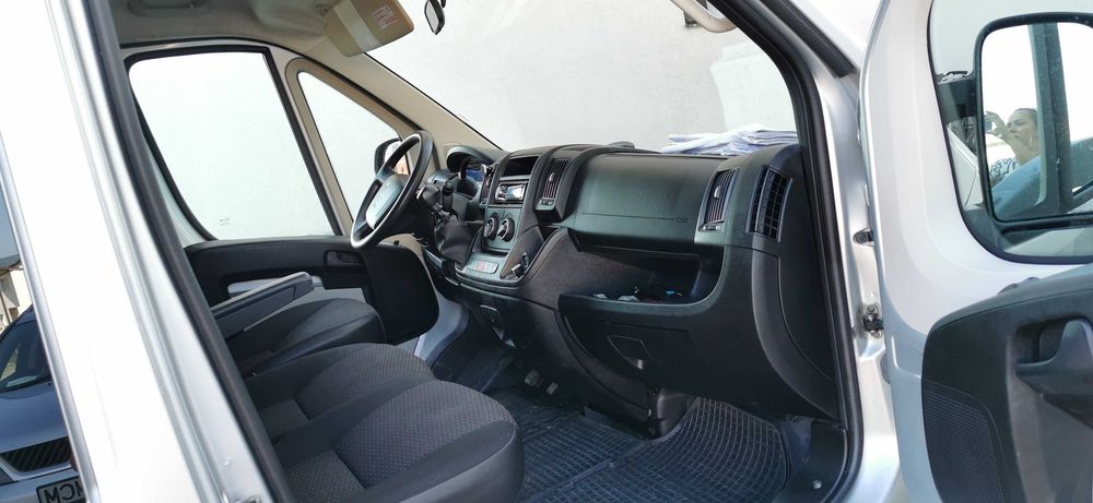 Peugeot Boxer 8+1 TVA deductibil