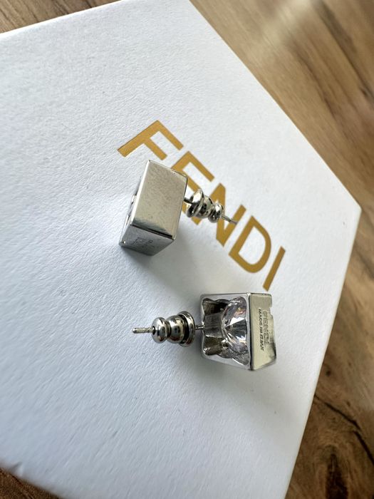 Сребристи Обеци Fendi