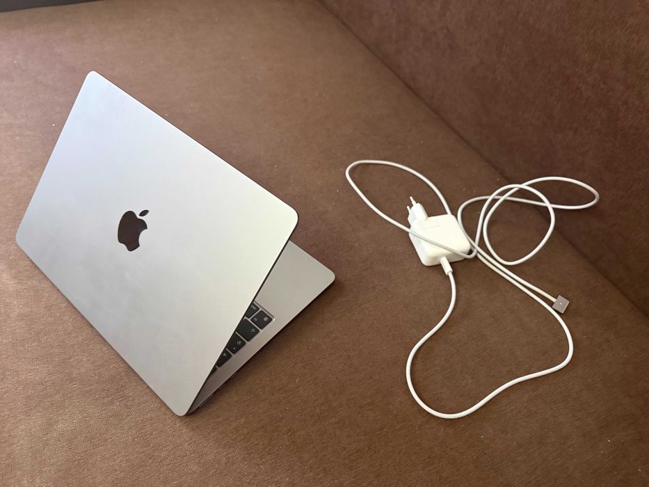 Macbook air 13" M2, 16GB Ram, 256 GB SSD