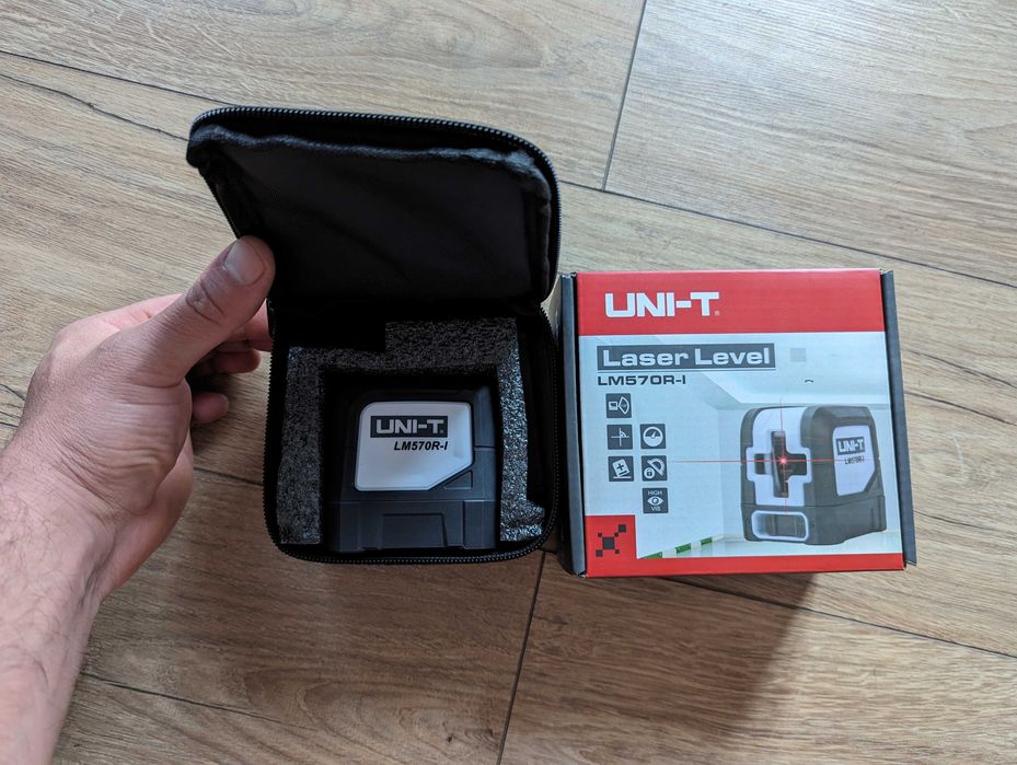 Nivela laser UNI-T cu accesorii, noua, garantie 15-30m