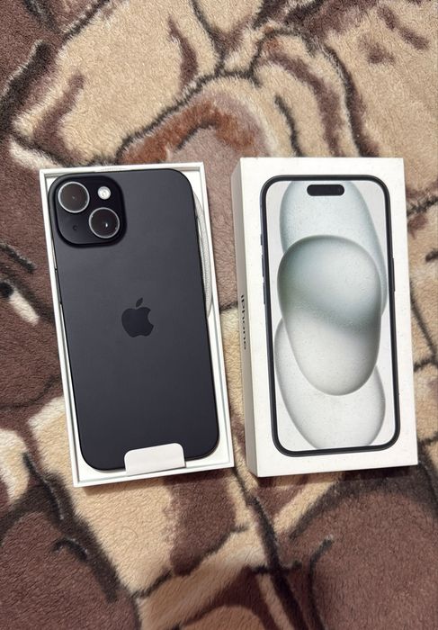 iPhone 15 aproape nou