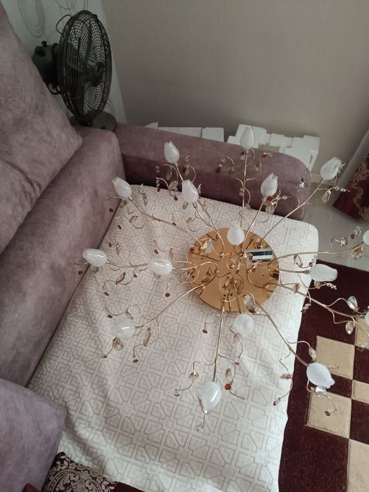 Люстра б.у в хорошем состоянии