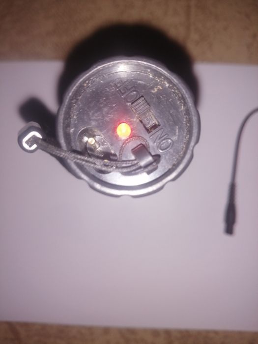 Lanternă electroșoc