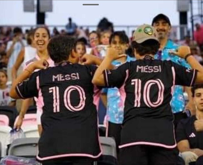 Детски Екип с Калци+ Топка + Шапка МЕСИ ИНТЕР Маями 2024 Ново Messi