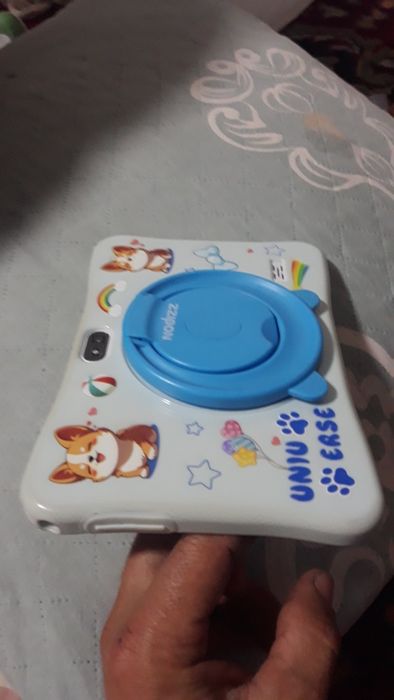 Detiski planshet sotiladi 1 oy ishlatilgan xolati ideyal