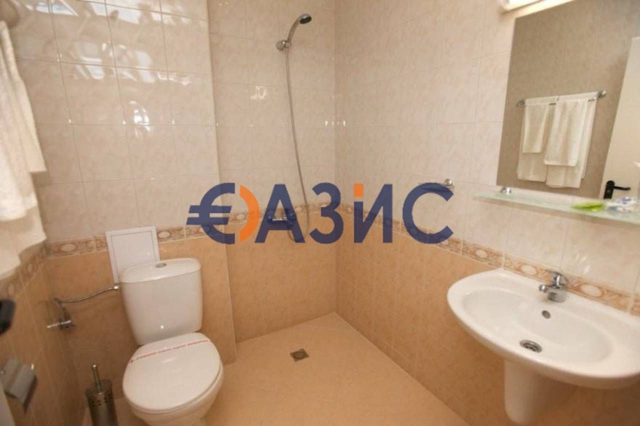 Действащ хотел в Несебър, кв. Аурелия, РЗП 885 кв. м,