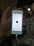 Apple Ipod touch generatia 6 model A1574 32gb si casti Apple