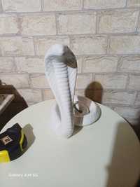 Порцеланова кобра