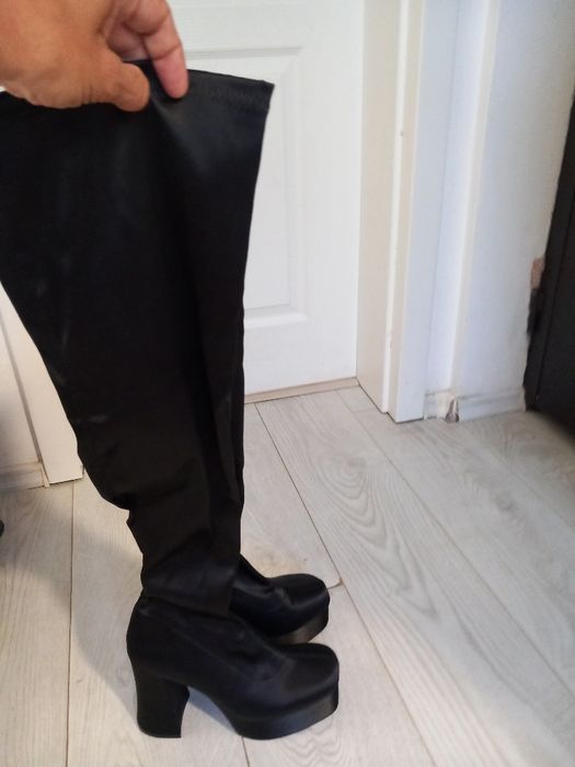 Vand cizme material,lungime peste genunchi.