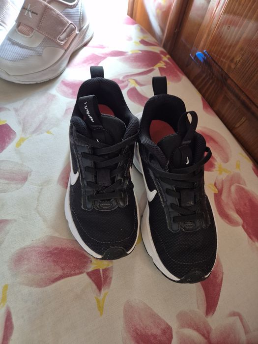 Маратонки Nike номер 31.5