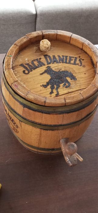 Reclama jack daniels bar