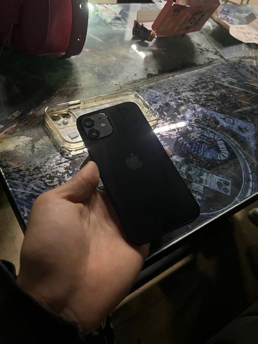 Продам IPhone 12