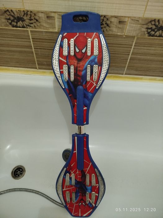 Скейт двух колесный