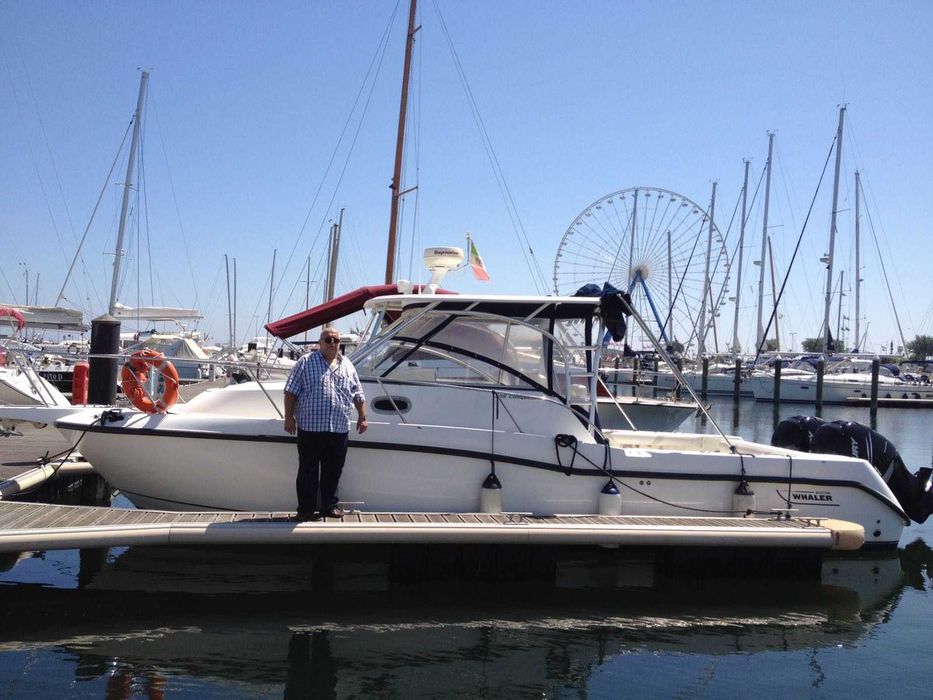 Boston Whaler 305 Conquest –Nescufundabilă, cu 2×300 CP Mercury Verado