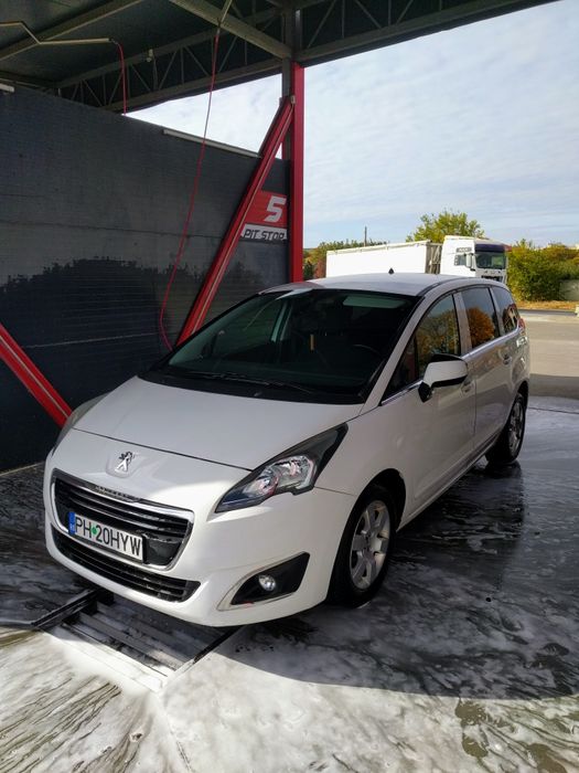 Vând Peugeot 5008 . 2015 motor 1.6 diesel