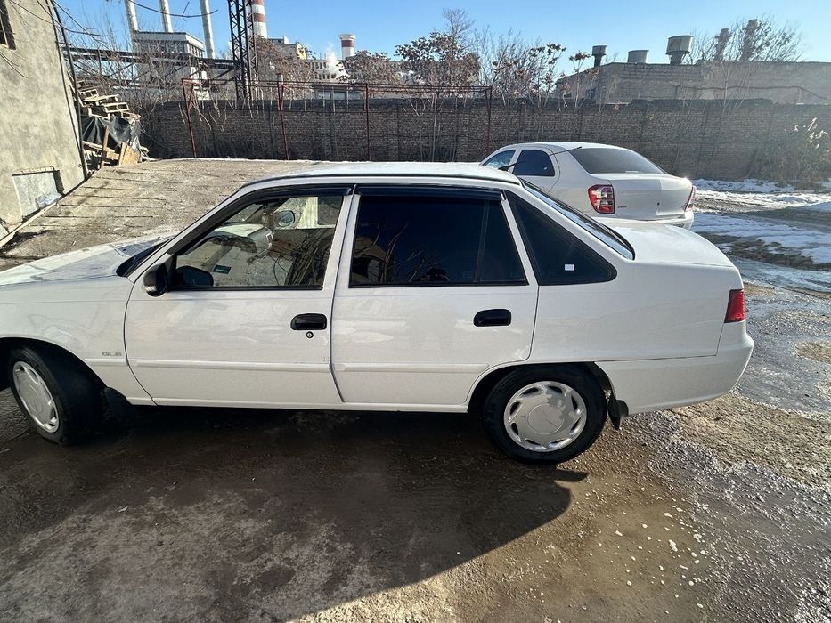 Nexia 2 sons gibrit  2015 sotiladi