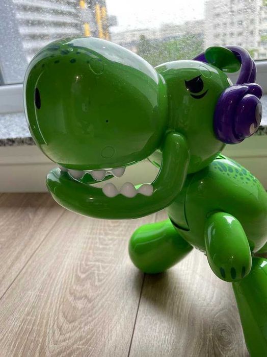 Squeakee Dino - Dinozaur interactiv de jucărie