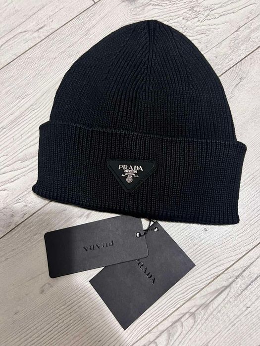 Памучни плетени шапки.