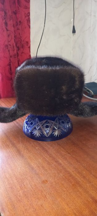 Продам норковую шапку ушанку в идеальном состоянии.