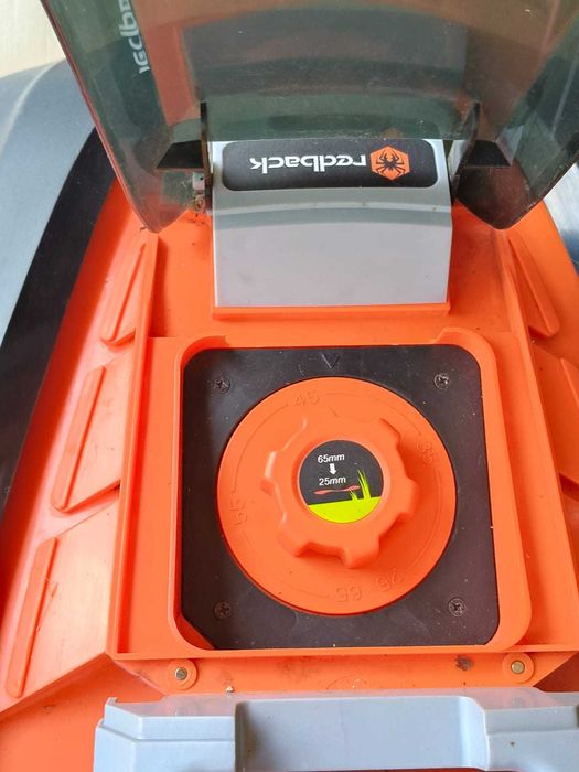 Robot pentru tuns gazon, Redback Robot Mower RM24A-10