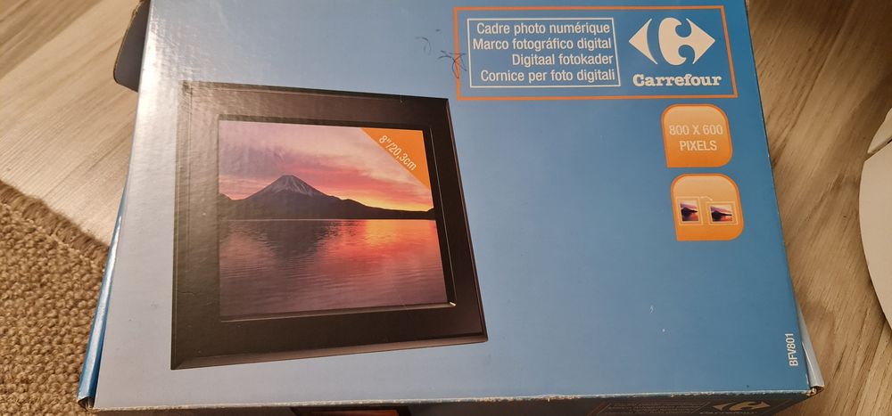 Rama foto digitala,  nouă,  in cutie