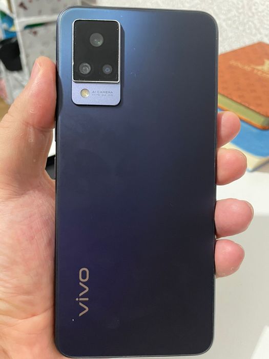 Vivo V21 смартфон