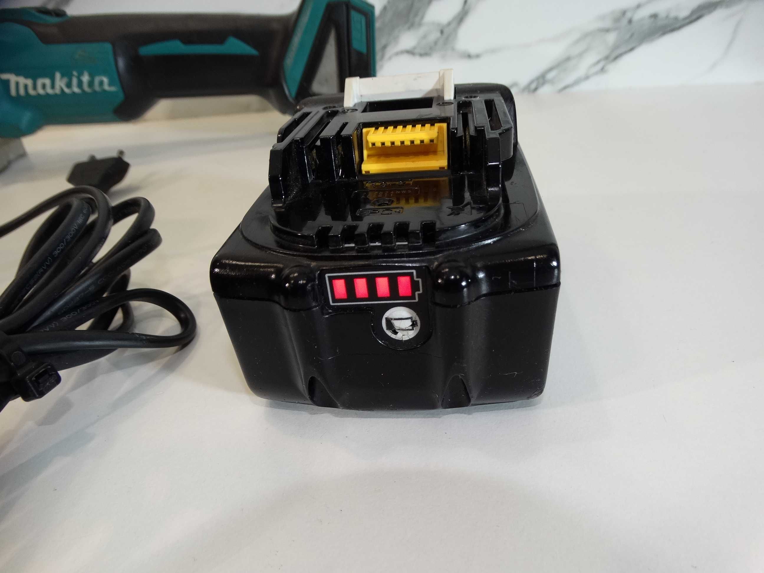 Makita DSC 250 - Акумулаторна резачка за арматура