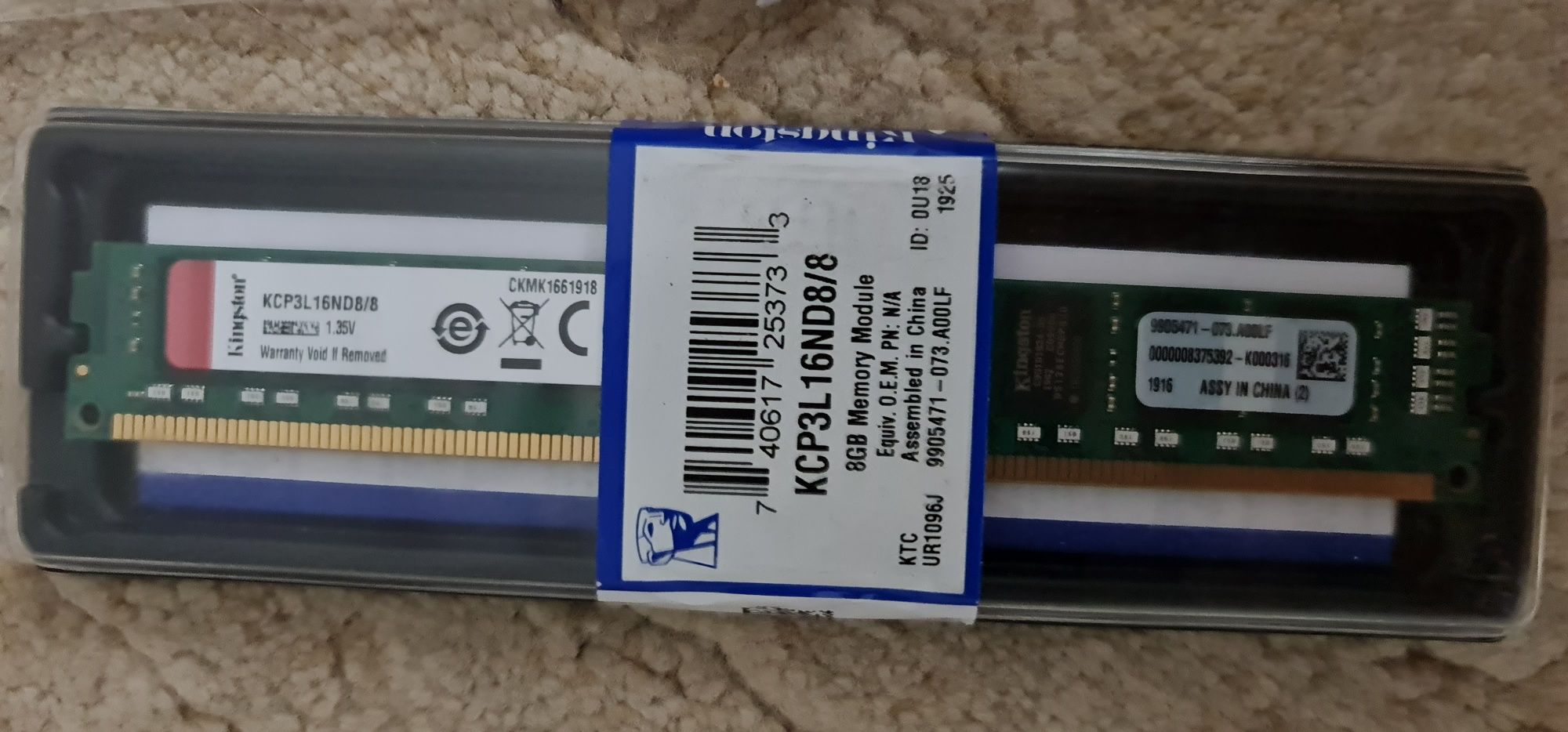 Vând plăcuțe RAM a câte 8GB
