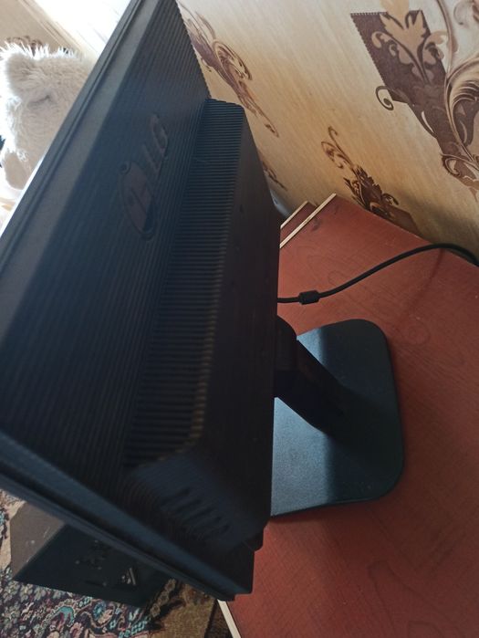 Продам монитор LG