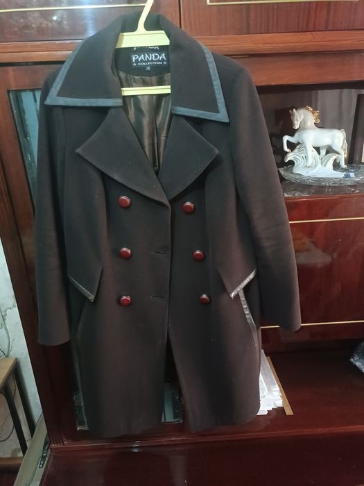 Пальто кашемировые 54 размер.