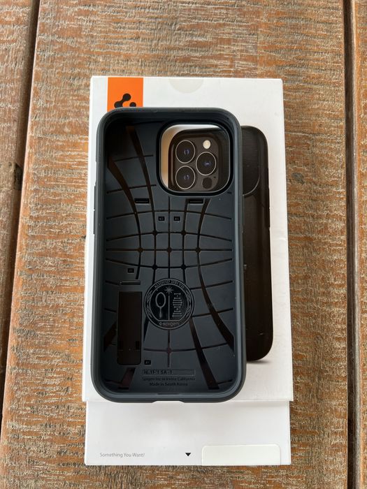 Spigen чисто нов за Iphone 13 Pro