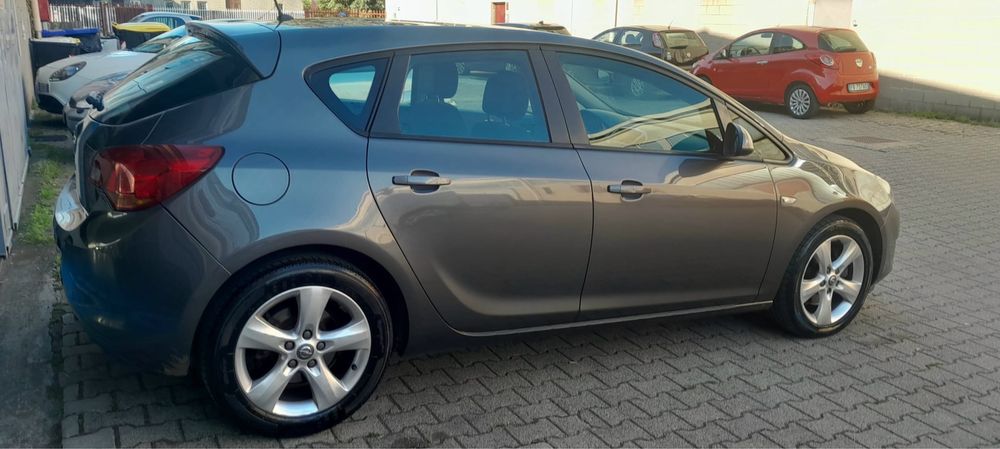 Opel Astra J 2012 1.7d