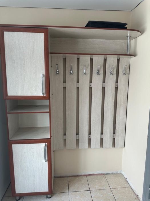 Продам шкаф в прихожую