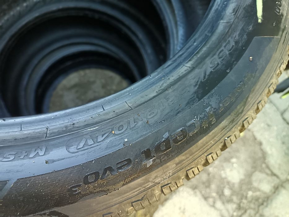 Anvelope MS iarna 255 45 19 hankook 2022 5-6mm