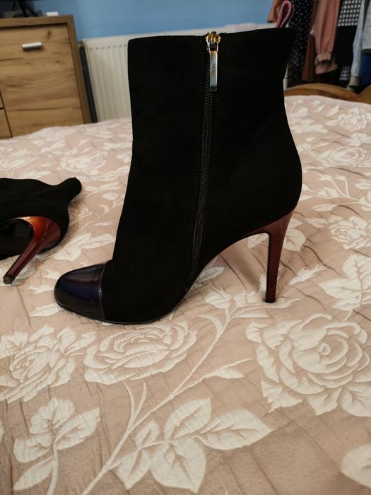 Botine Why by Denis shoes (Anna Cori) din piele intoarsa