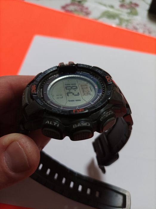 Часовници Casio Pro Trek & G-Sock